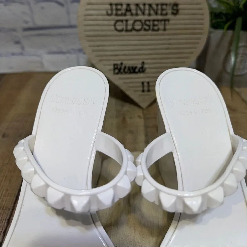 Carmen Sol Tonino mid wedge jelly
Rubber Studded Accents Sandals
Women's Size 7 - Picture 8 of 11